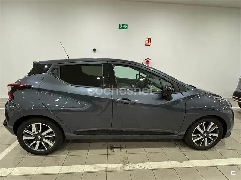 Usado Nissan Micra 92 CV (67 kW) 2022 Gris / plata Utilitario