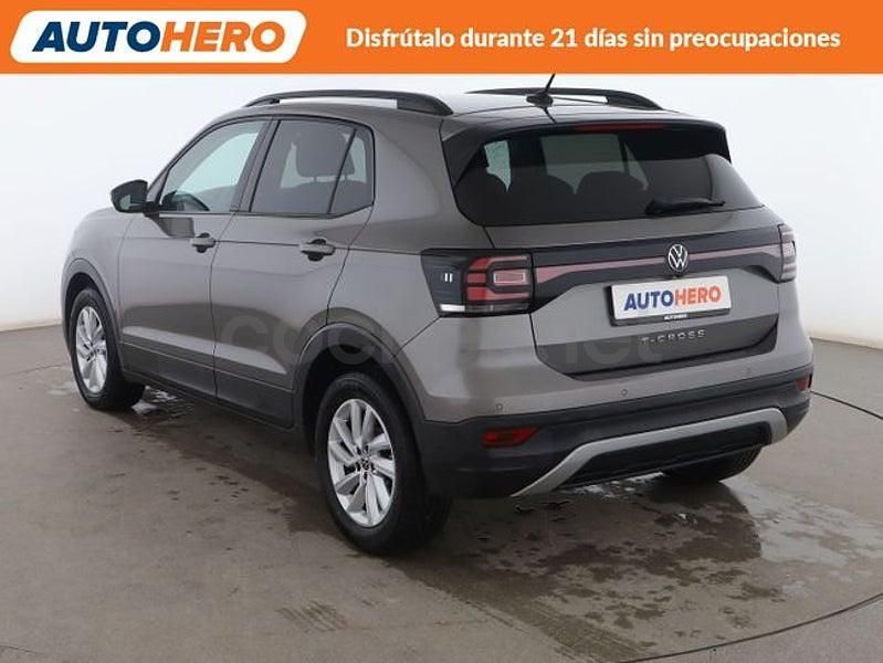 Usado VW T-Cross Advance 110 CV (80 kW) 2021 Gris SUV