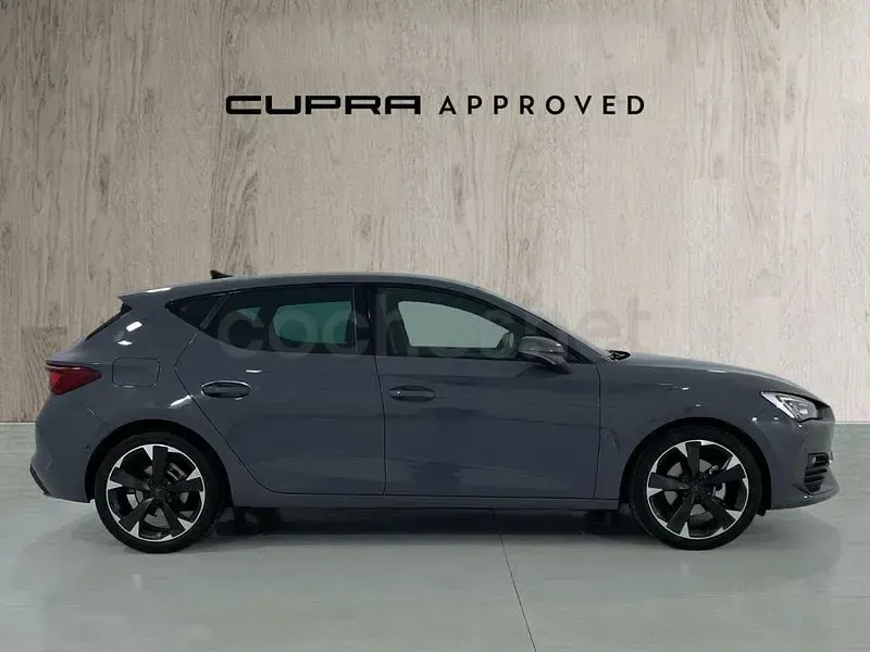 Usado Cupra Leon 150 CV (110 kW) 2024 Gris / plata Berlina