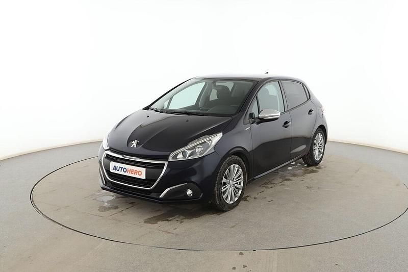 Usado Peugeot 208 Style 82 CV (60 kW) 2018 Negro Utilitario