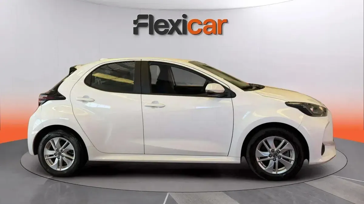 Usado Mazda 2 Comfort 90 CV (66 kW) 2023 Blanco Utilitario