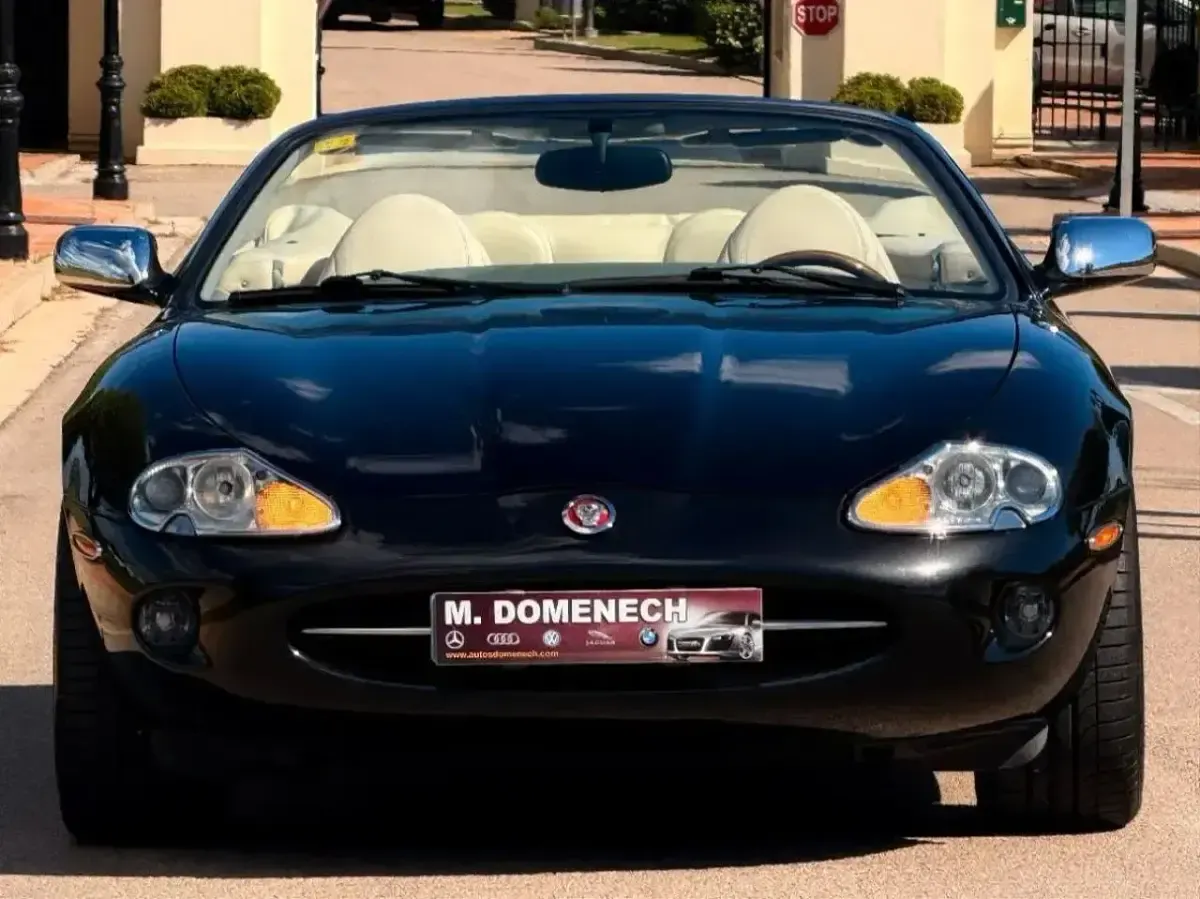 Usado Jaguar XK8 290 CV (213 kW) 1998 Negro Descapotable