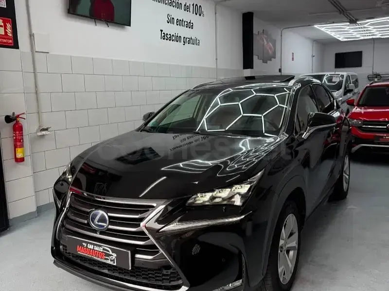 Usado Lexus NX300h Luxury Line 197 CV (144 kW) 2015 Negro SUV