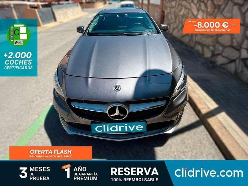 Usado Mercedes CLA200 Shooting Brake 136 CV (100 kW) 2018 Gris Familiar