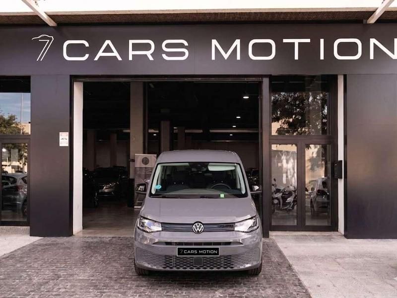 Usado VW Caddy Maxi 116 CV (85 kW) 2024 Gris Monovolumen