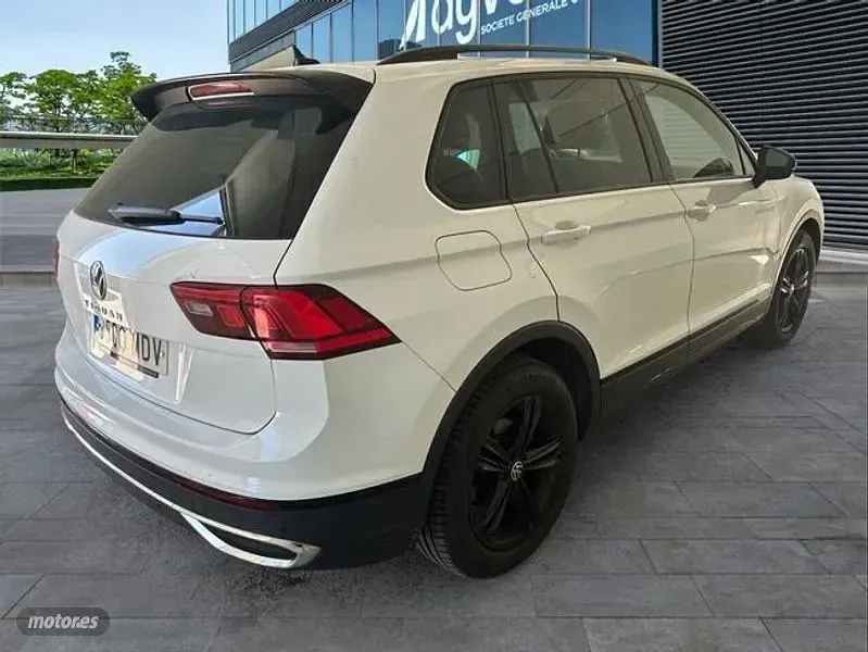 Usado VW Tiguan Sportline 150 CV (110 kW) 2023 Blanco SUV