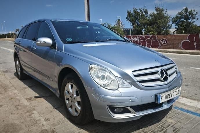 Usado Mercedes R350 272 CV (200 kW) 2007 Azul Monovolumen