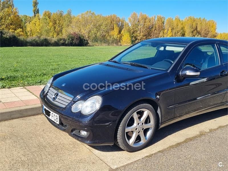 Negro Usado 2006 Mercedes C200 Sport Edition Berlina | 4400 € (Precio justo) - Imagen 1/4
