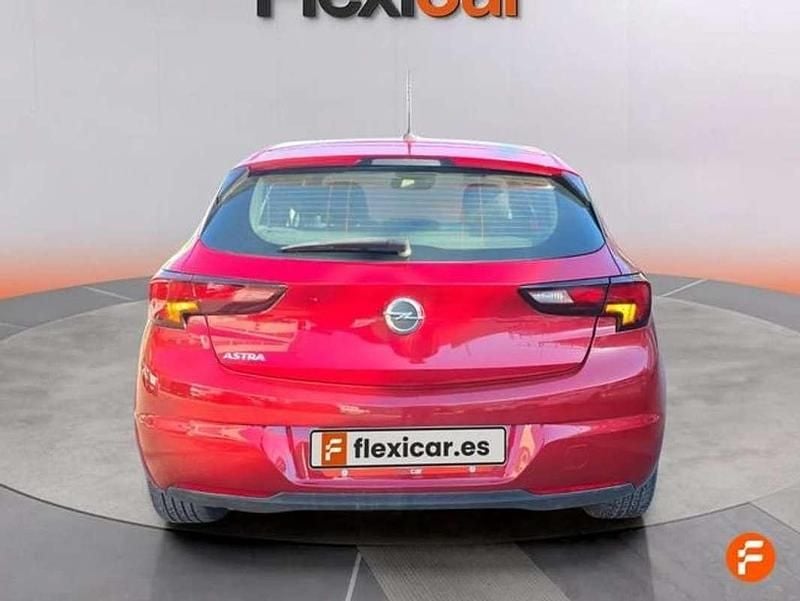 Usado Opel Astra GS Line 131 CV (96 kW) 2020 Rojo Utilitario
