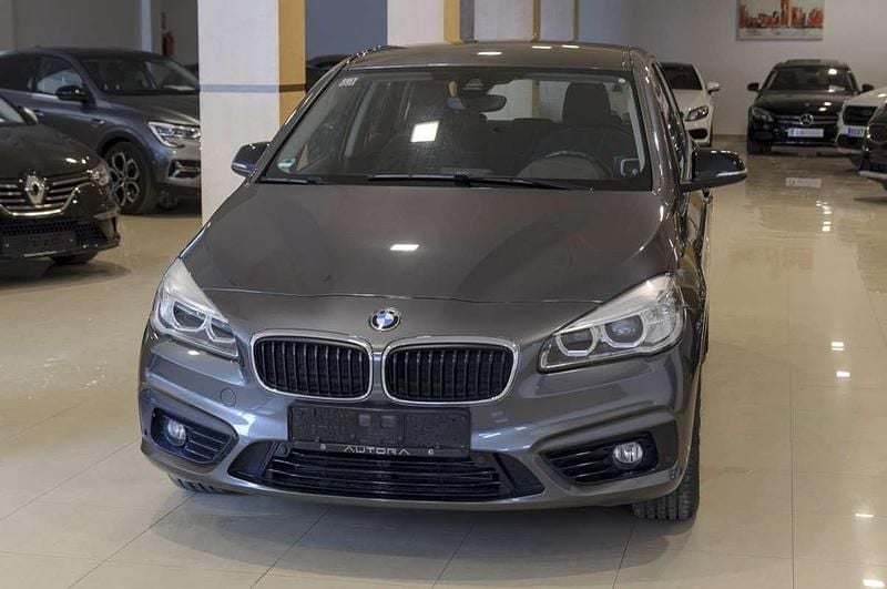 Usado BMW 218 Active Tourer Sport Line 136 CV (100 kW) 2017 Gris Monovolumen
