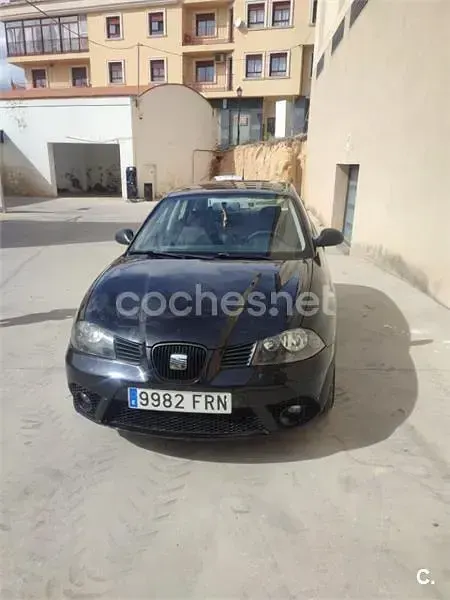 Usado Seat Ibiza Reference 100 CV (73 kW) 2007 Negro Utilitario