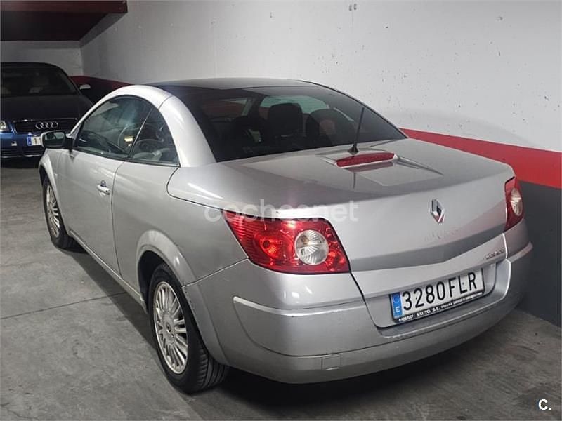 Usado Renault Mégane Cabriolet Extreme 130 CV (95 kW) 2008 Gris / plata Descapotable
