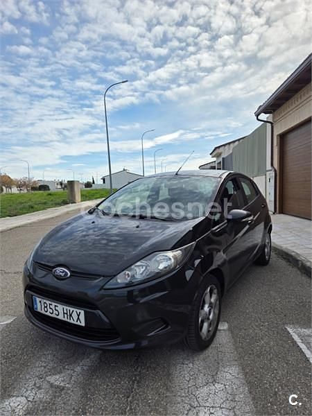 Usado Ford Fiesta Titanium 70 CV (51 kW) 2012 Negro Utilitario