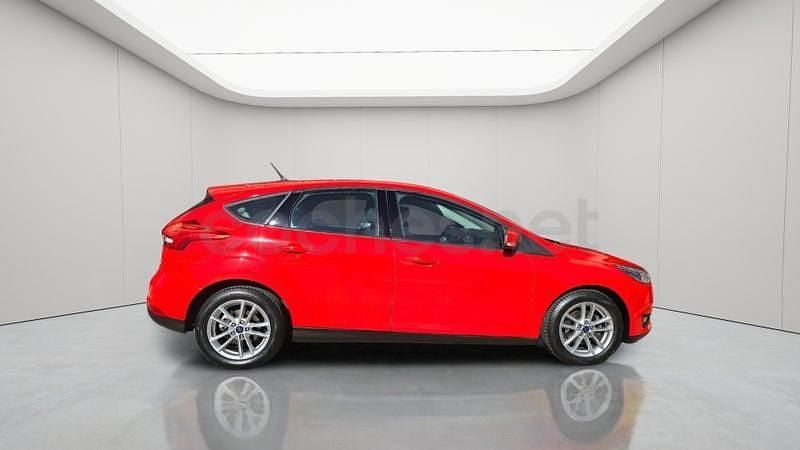 Usado Ford Focus Titanium 120 CV (88 kW) 2018 Rojo Berlina