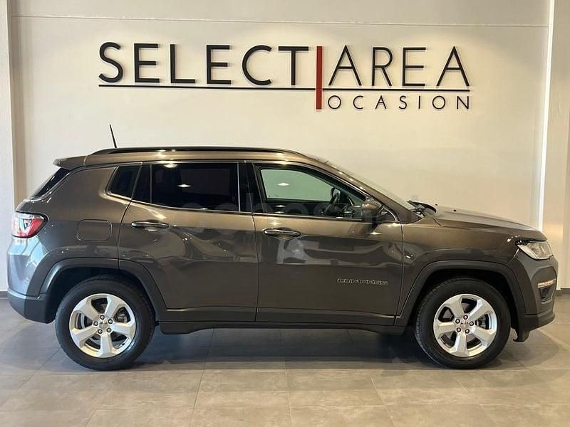 Usado Jeep Compass Longitude 140 CV (102 kW) 2018 Gris / plata SUV