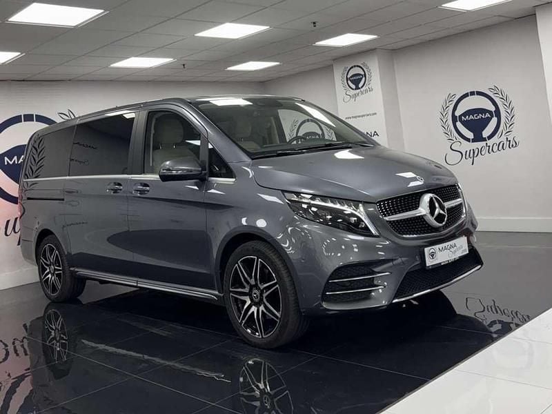 Gris Usado 2024 Mercedes V300 Avantgarde Monovolumen | 65.000 € (Super precio) - Imagen 1/4