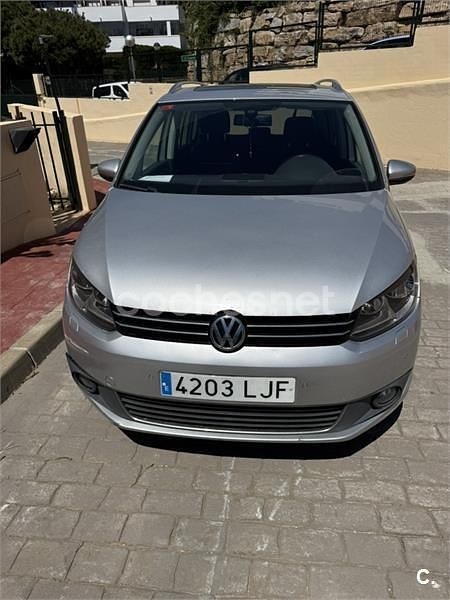 Usado VW Touran Advance 105 CV (77 kW) 2014 Gris / plata Monovolumen