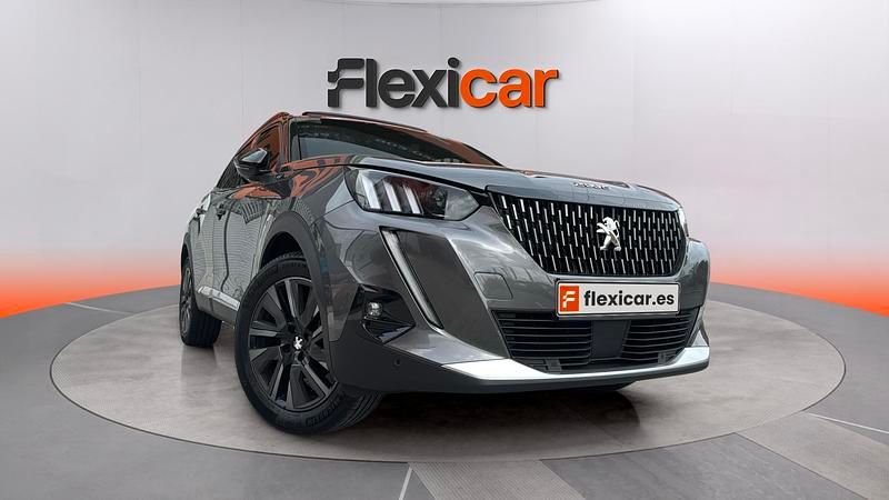 Usado Peugeot 2008 GT 131 CV (96 kW) 2022 Gris SUV