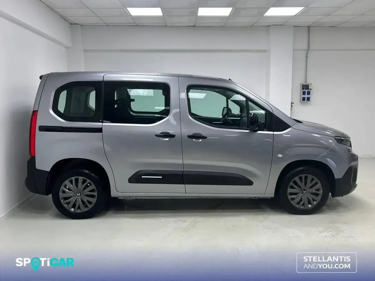 Usado Citroën Berlingo 102 HP (75 kW) 2025 Cinzento Monovolume