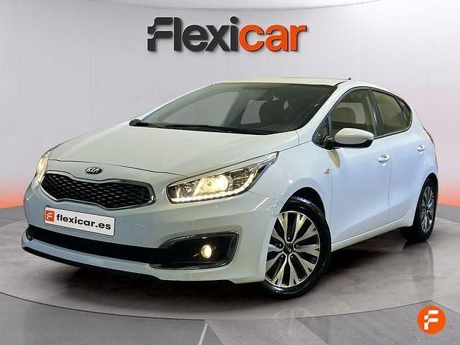 Usado Kia Ceed GT 90 CV (66 kW) 2018 Blanco Berlina