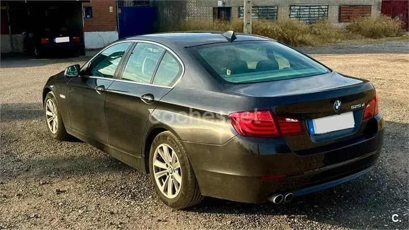 Usado BMW 525 Comfort Edition 197 CV (144 kW) 2010 Gris / plata Berlina