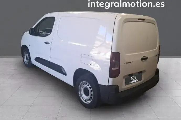 Usado Peugeot Partner 102 CV (75 kW) 2022 Blanco Monovolumen