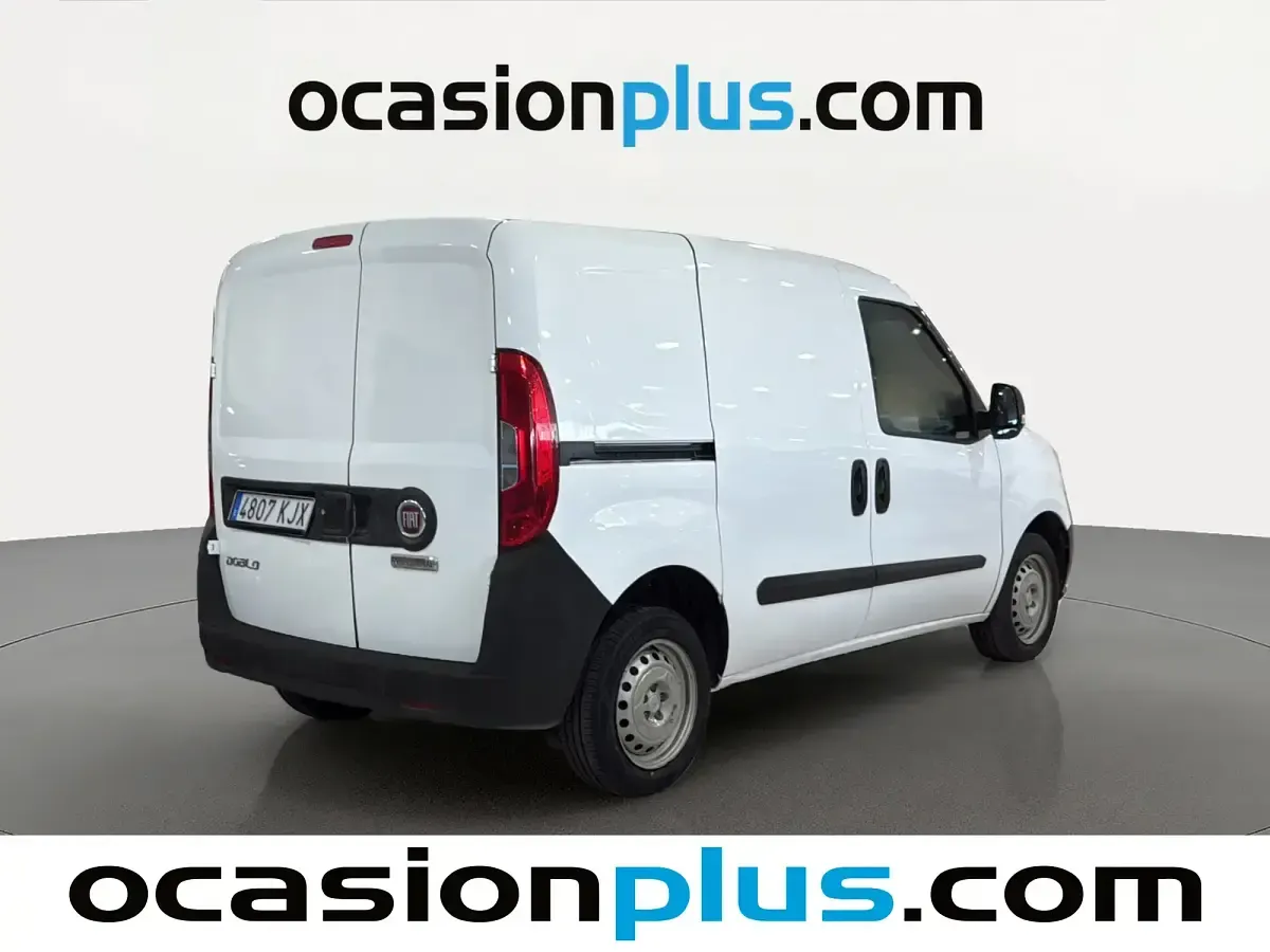 Usado Fiat Doblò 95 CV (69 kW) 2018 Blanco Monovolumen