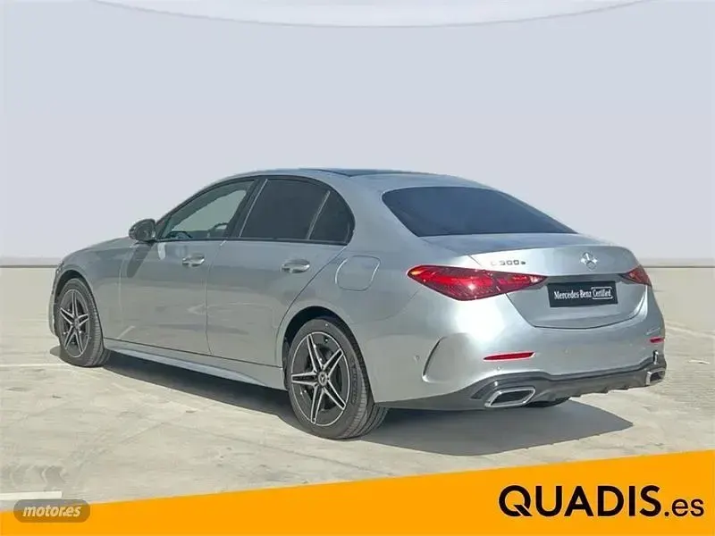 Nuevo Mercedes C300e 313 CV (230 kW) 2025 Plateado Berlina