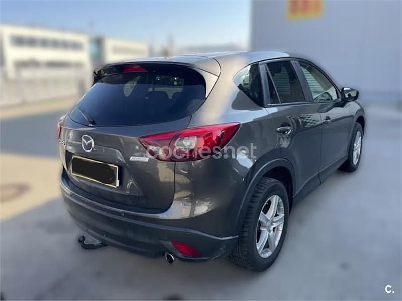 Usado Mazda CX-5 Luxury 150 CV (110 kW) 2016 Gris / plata SUV