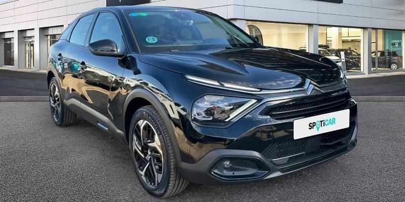 Usado Citroën C4 Shine 131 CV (96 kW) 2021 Negro