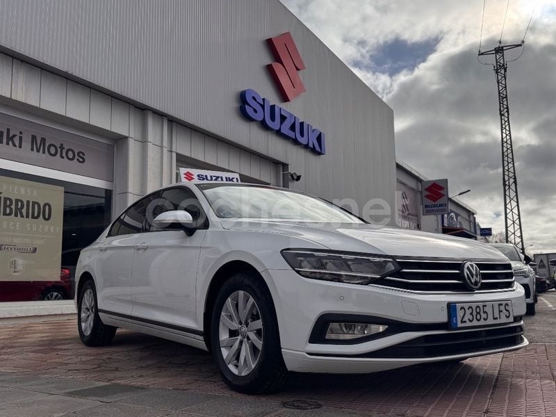 Blanco Usado 2020 VW Passat Berlina | 17.500 € (Precio justo) - Imagen 1/4