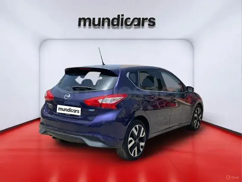 Usado Nissan Pulsar Tekna 110 CV (80 kW) 2016 Violeta / lila Utilitario