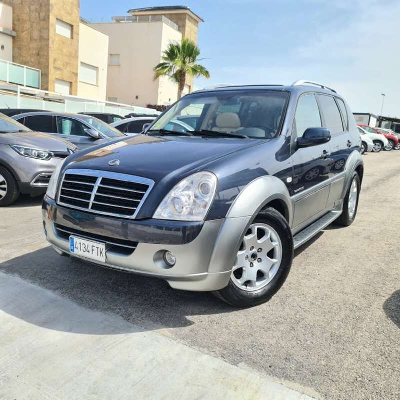 Usado Ssangyong (KGM) Rexton 165 CV (121 kW) 2007 Negro SUV