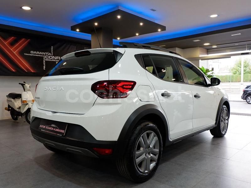 Usado Dacia Sandero Essentiel 91 CV (66 kW) 2023 Blanco Utilitario