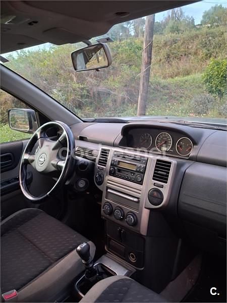 Käytetty Nissan X-Trail Comfort 136 HP (100 kW) 2004 Harmaa Katumaasturi