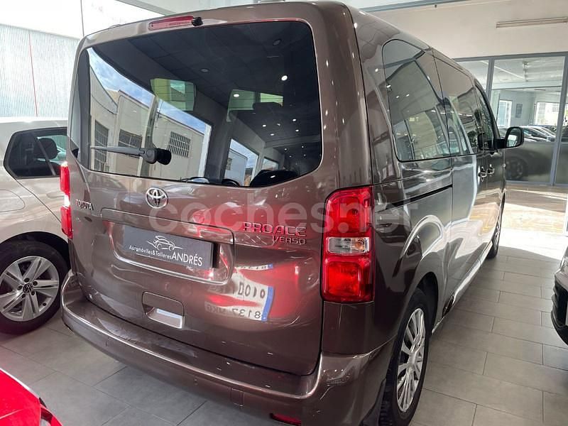 Usado Toyota Proace Verso Plus 177 CV (130 kW) 2023 Marrón Familiar