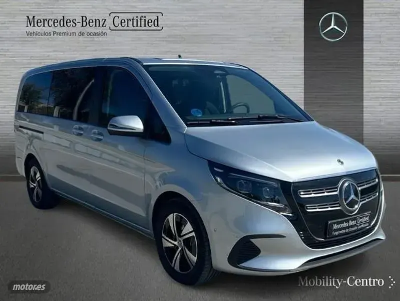 Usado Mercedes EQV300 150 kW (204 CV) 2025 Plateado Monovolumen