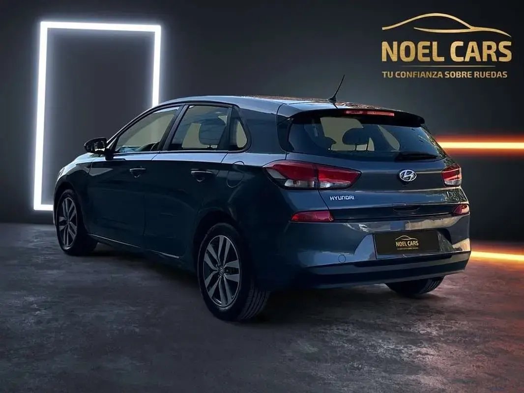 Usado Hyundai i30 120 CV (88 kW) 2017 Gris Utilitario