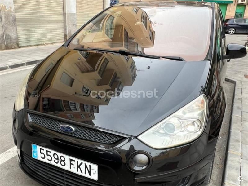 Negro Usado 2007 Ford S-MAX Titanium Monovolumen | 5300 € - Imagen 1/4