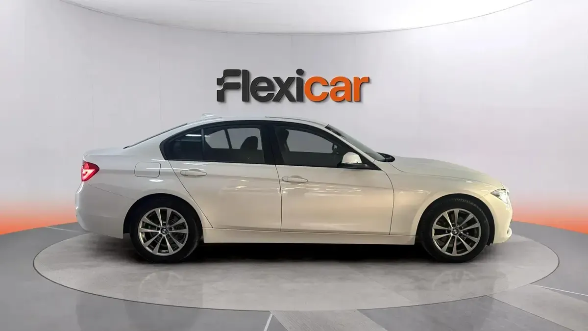 Usado BMW 318 136 CV (100 kW) 2018 Blanco Berlina