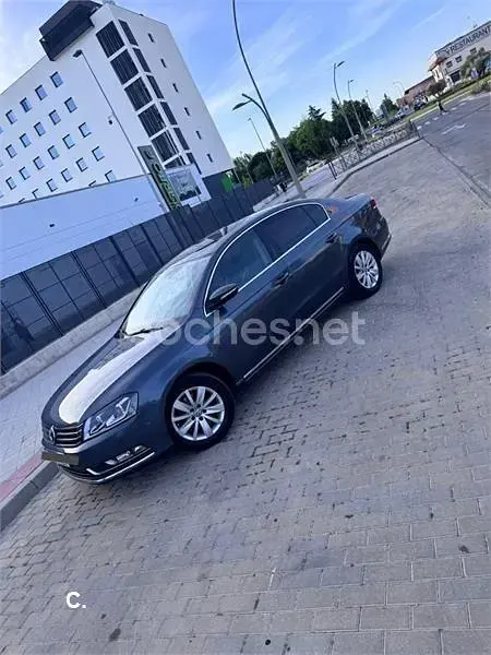 Usado VW Passat Advance 140 CV (102 kW) 2012 Azul Berlina