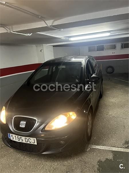 Negro Usado 2004 Seat Altea Reference Berlina | 2500 € (Precio justo) - Imagen 1/4
