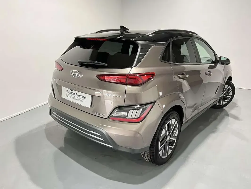 Usado Hyundai Kona 100 kW (136 CV) 2022 Marrón SUV