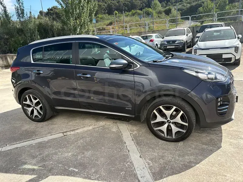 Usado Kia Sportage GT-Line 136 CV (100 kW) 2017 Gris / plata SUV
