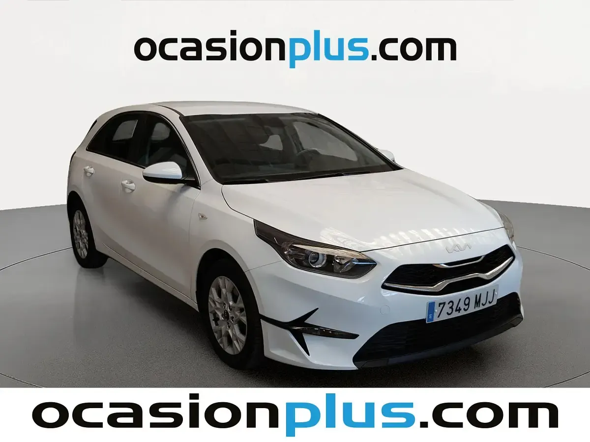 Usado Kia Ceed 136 CV (100 kW) 2023 Blanco Utilitario