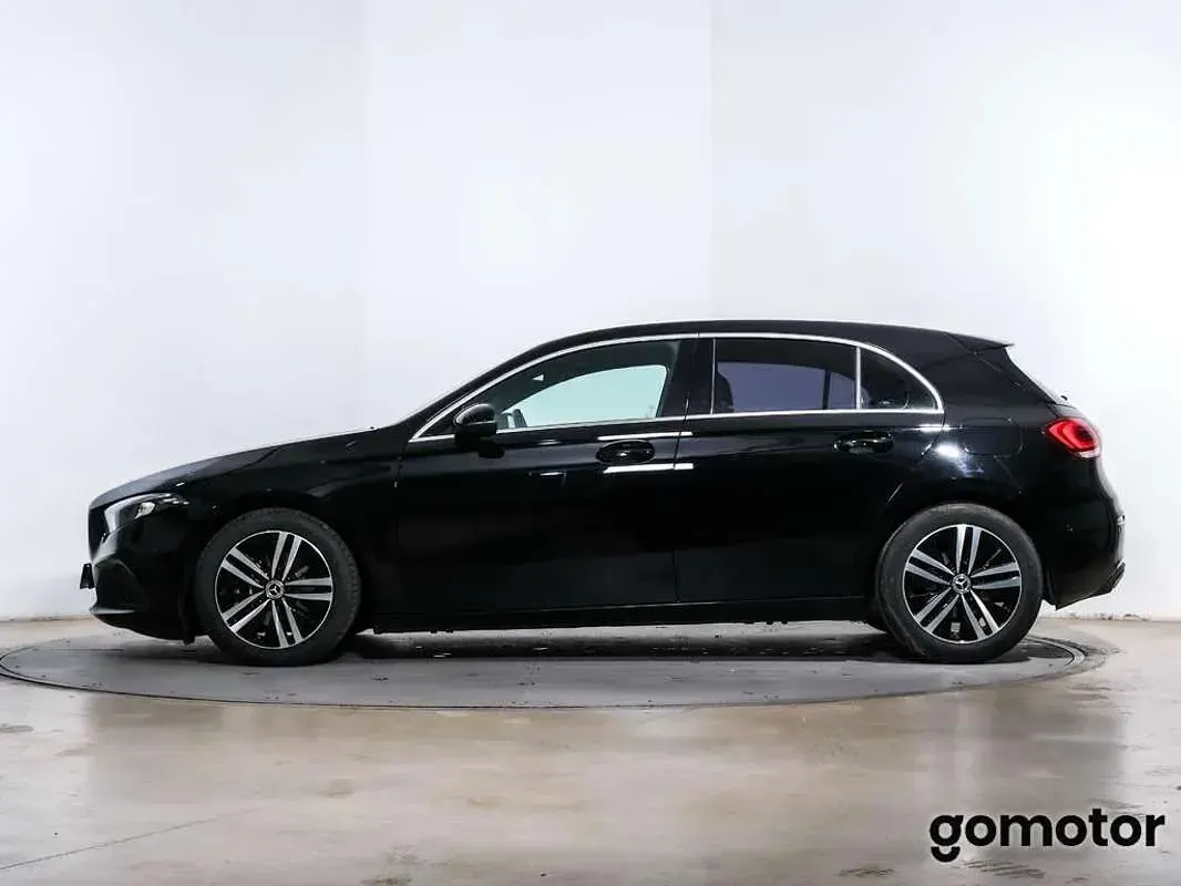 Usado Mercedes A180 116 CV (85 kW) 2021 Negro Berlina