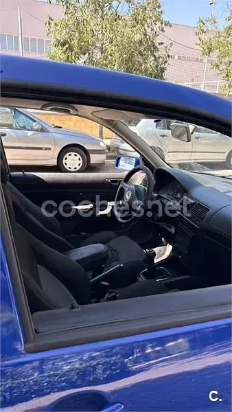 Usado VW Golf III Highline 115 CV (84 kW) 1999 Azul Berlina