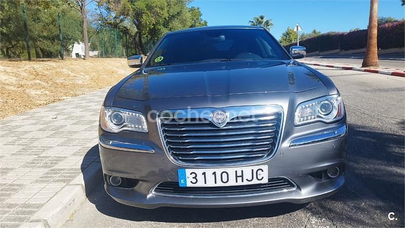 Gris / plata Usado 2012 Lancia Thema Platinum Berlina | 9800 € - Imagen 1/4