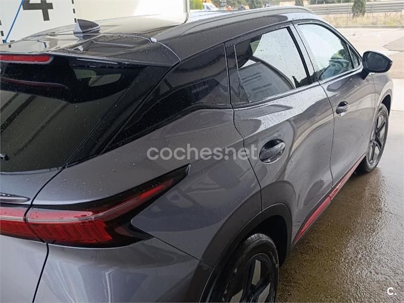 Usado Omoda 5 185 CV (136 kW) 2025 Gris / plata SUV