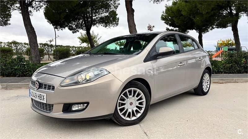 Beige Usado 2011 Fiat Bravo Dynamic Utilitario | 4500 € (Precio justo) - Imagen 1/4